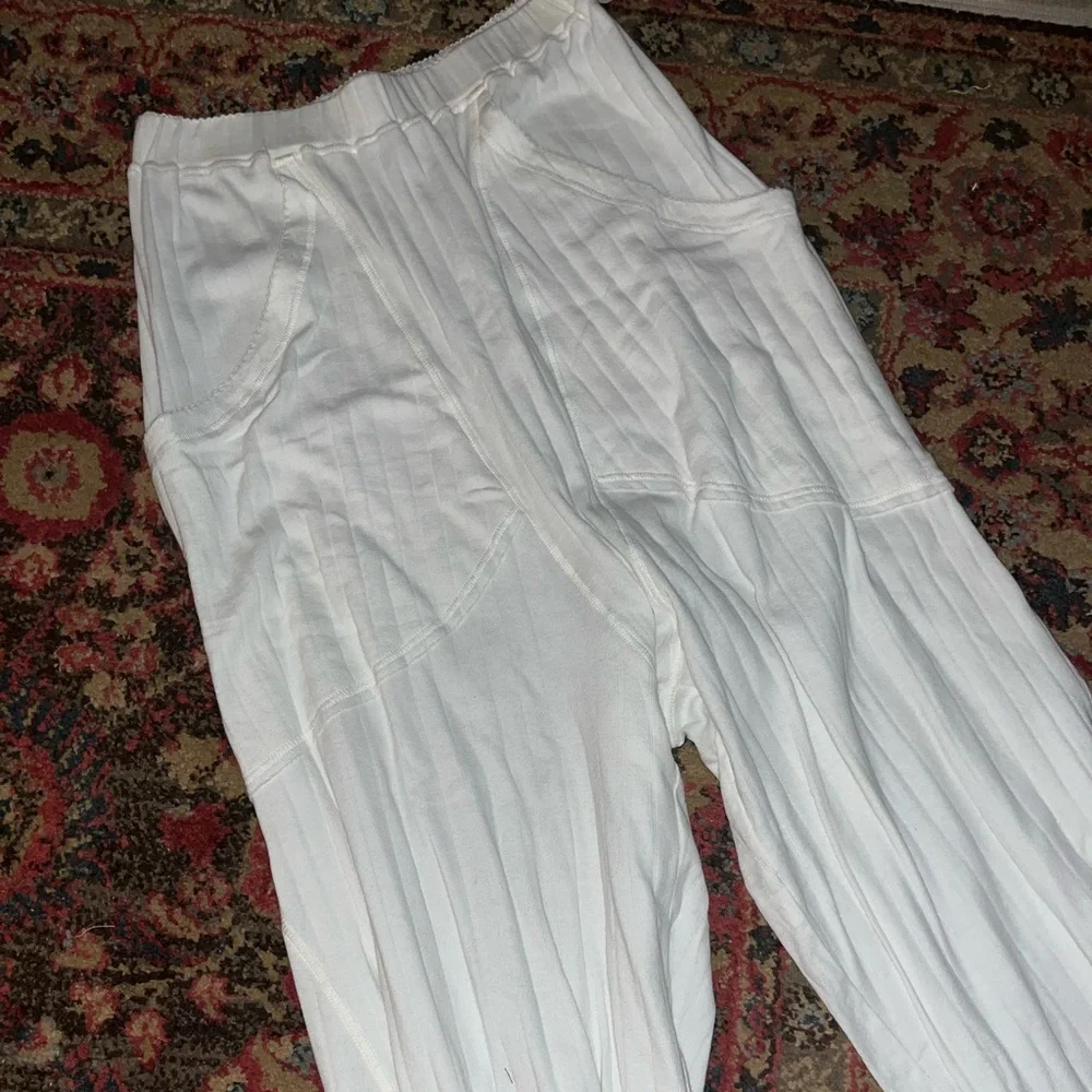 Final price ✨✨NWT FP Intimately pants - Picture 2 of 3